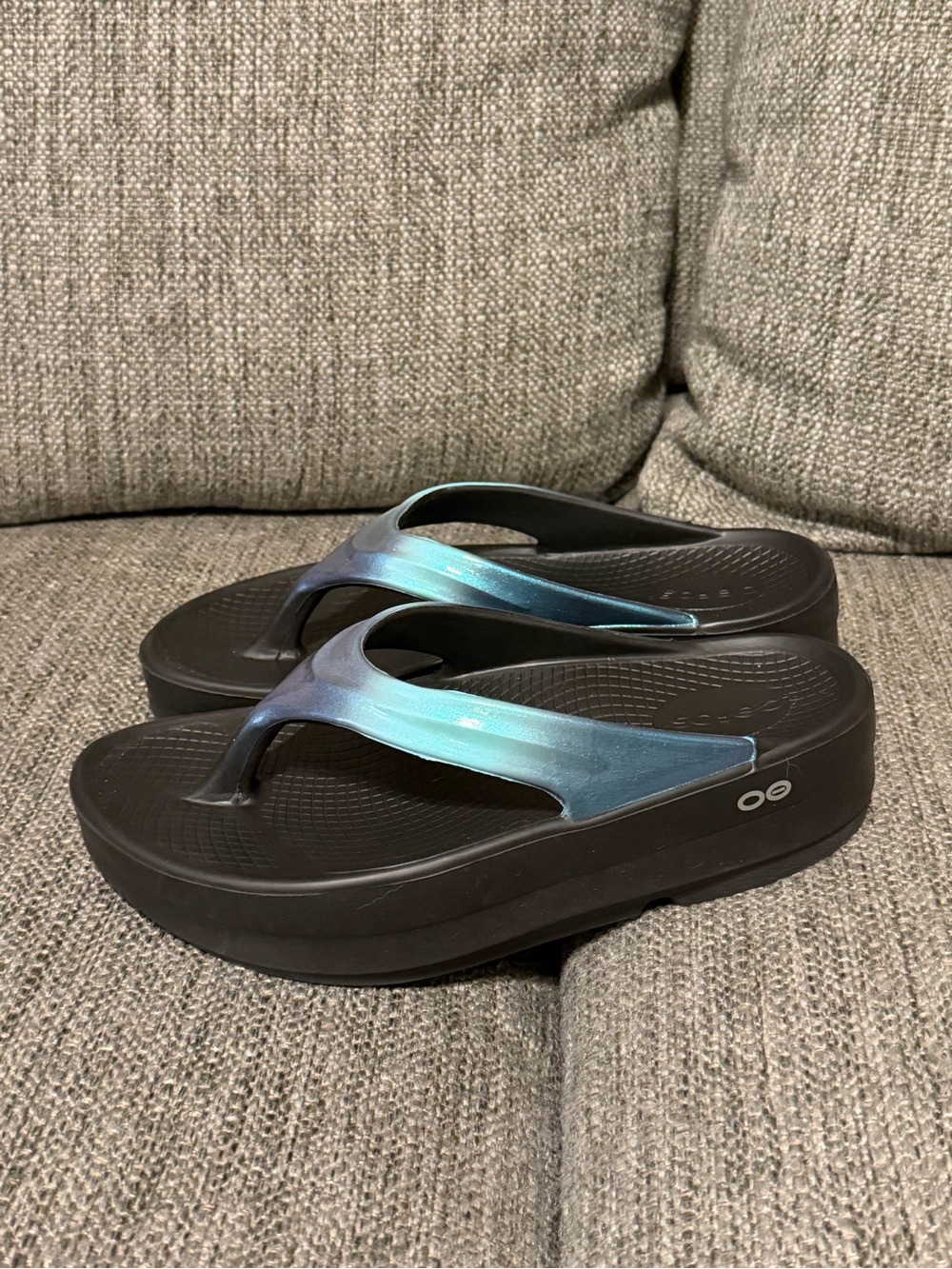 OOFOS Oomega Women’s Platform Flip Flops - Picture 2 of 5